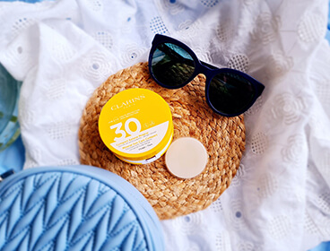 Soin miracle : Compact Solaire SPF30 Clarins